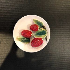 Lefton Berry Plaque, fruit decoration